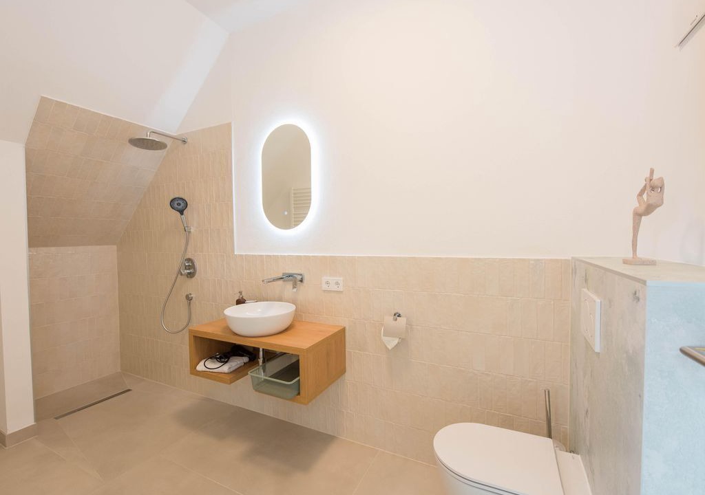 Photo of Bathroom in Poellau