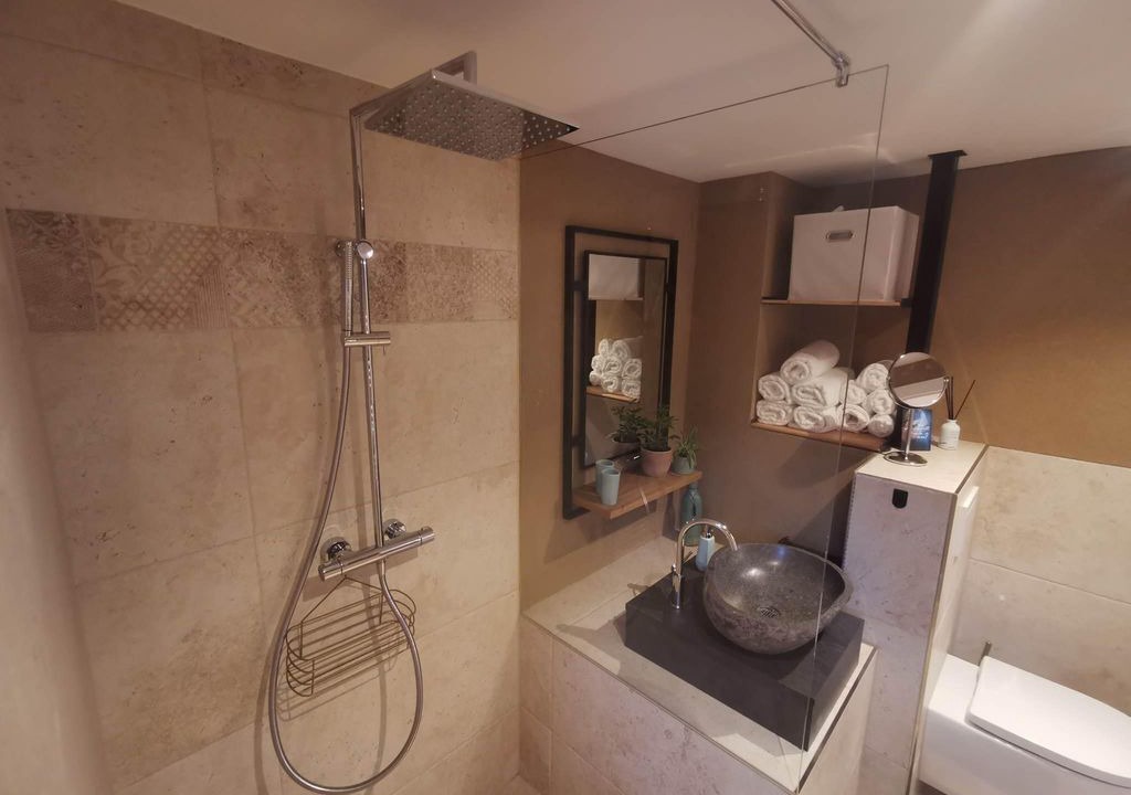 Photo of Bathroom in Buers