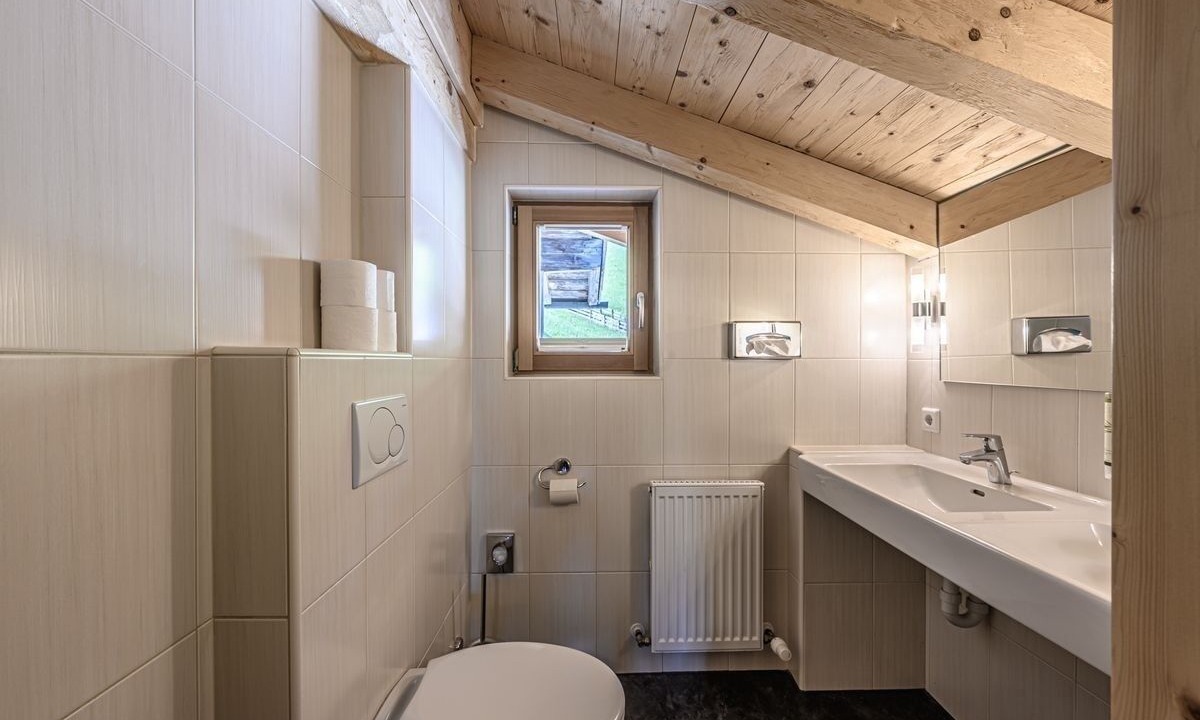 Photo of Bathroom in Emberg