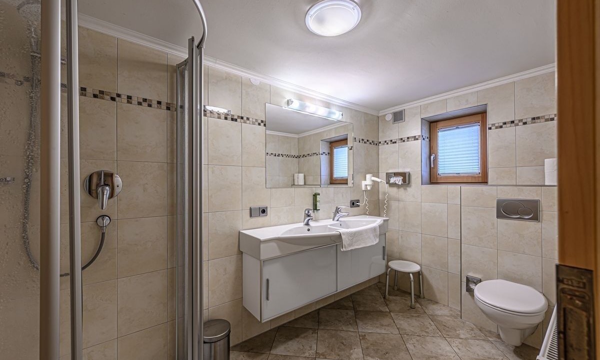 Photo of Bathroom in Emberg
