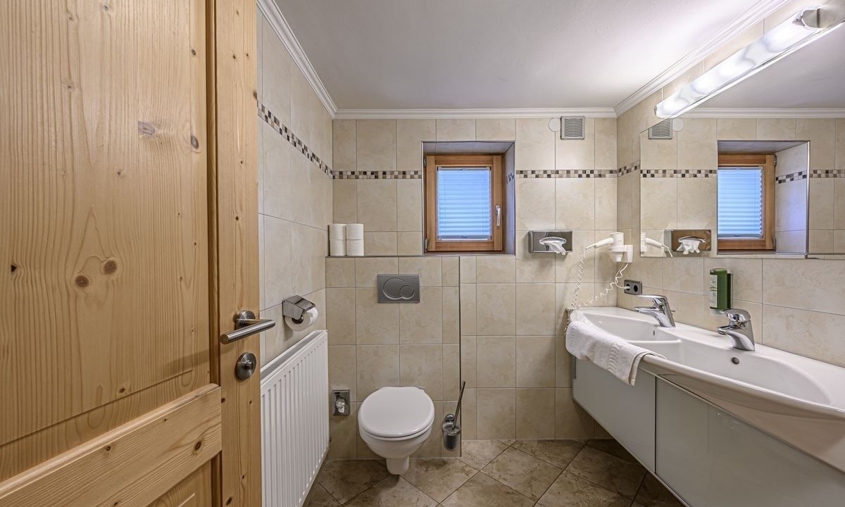 Photo of Bathroom in Emberg