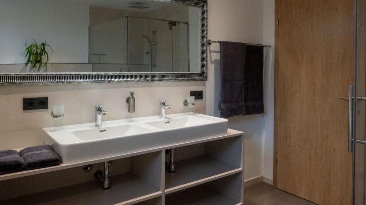 Photo of Bathroom in Buers