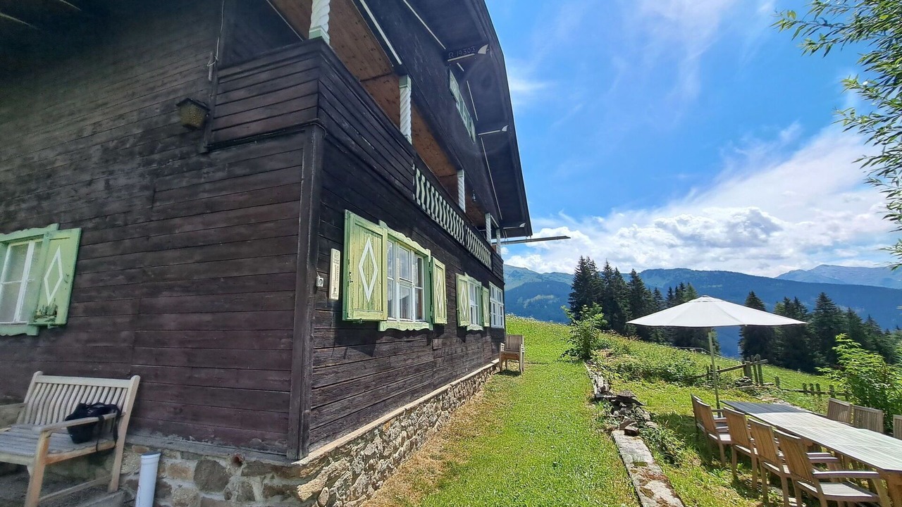 Photo of Outdoor in Pill
