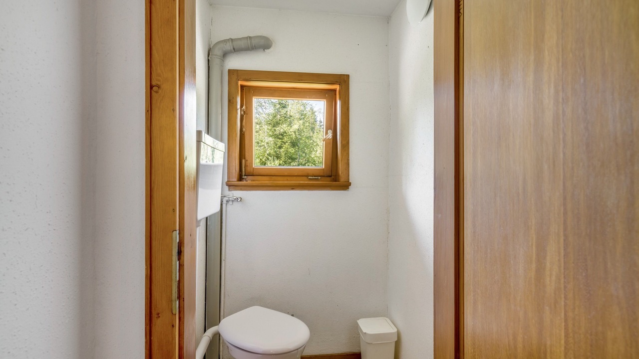 Photo of Bathroom in Egg