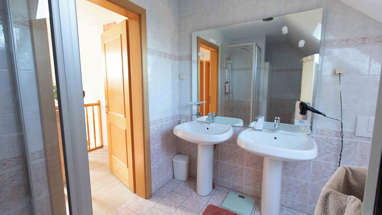 Photo of Bathroom in Redlham