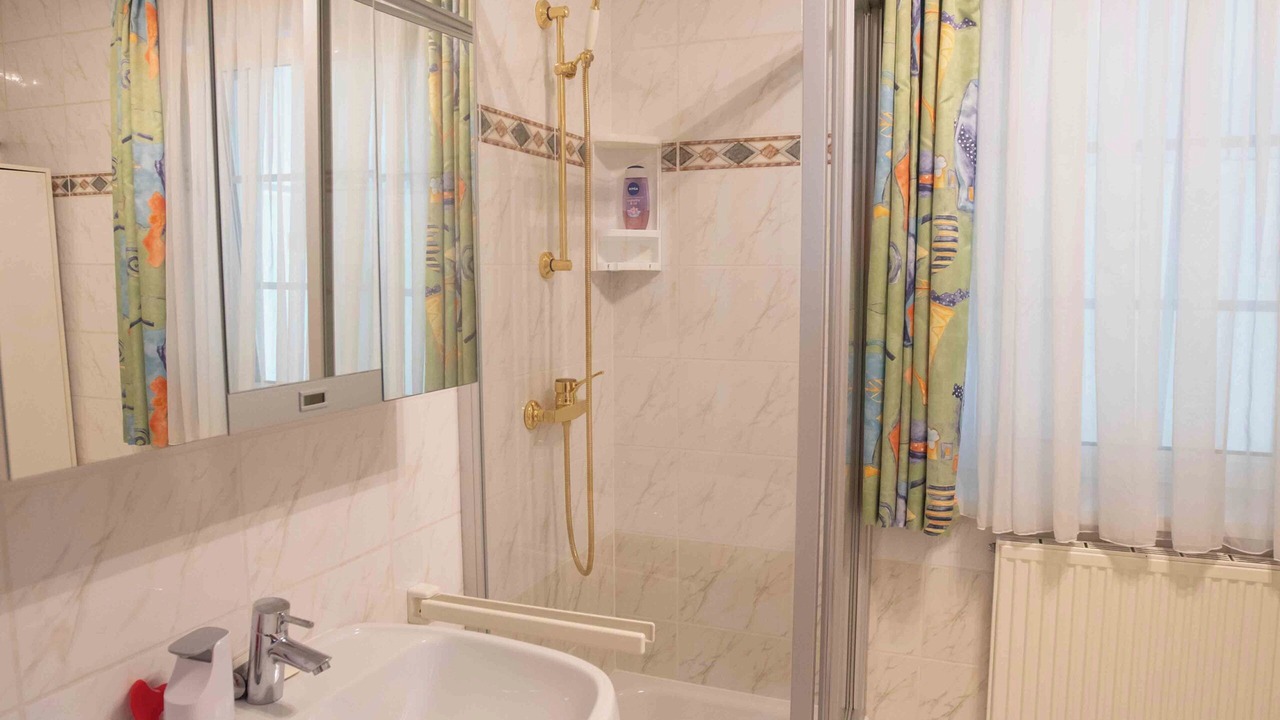 Photo of Bathroom in Redlham