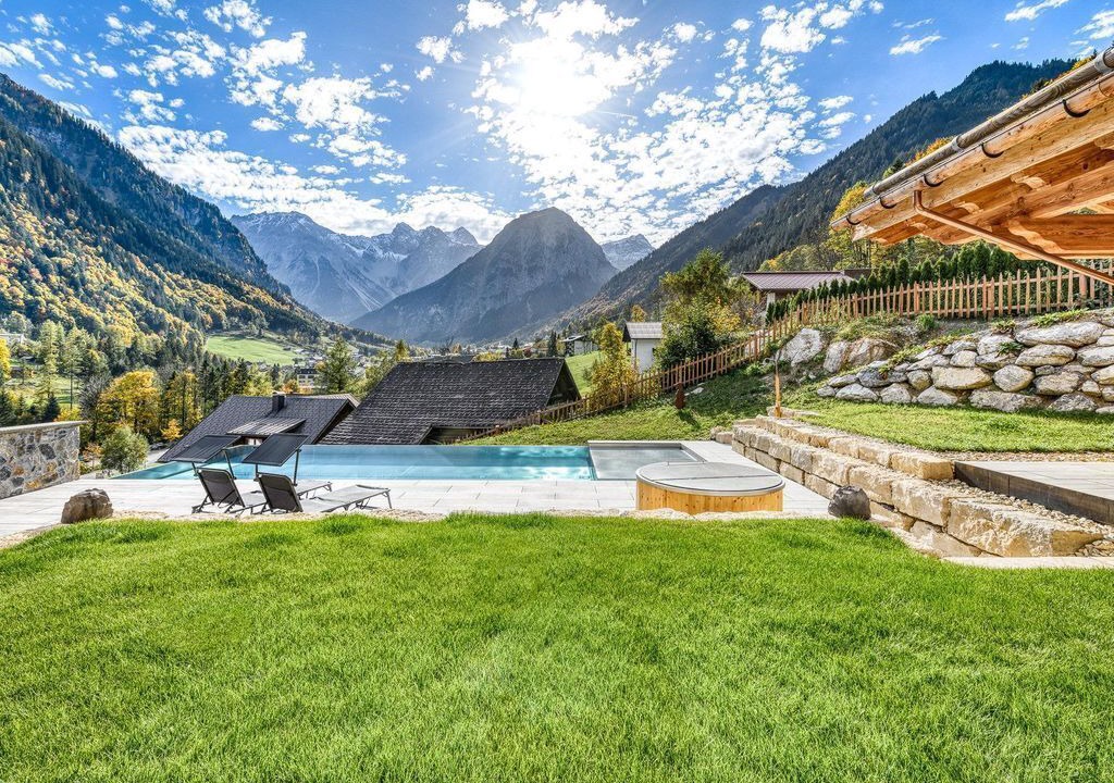 Photo of Outdoor in Brand