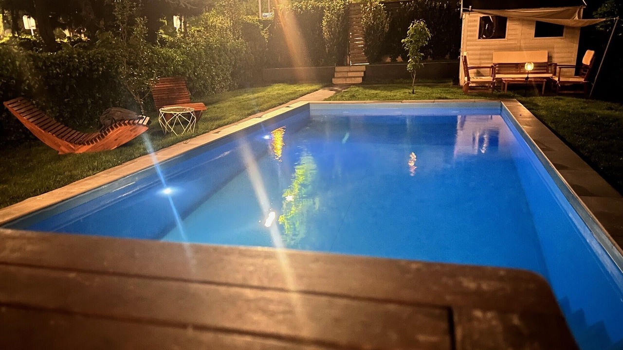 Photo of Outdoor in Simmering