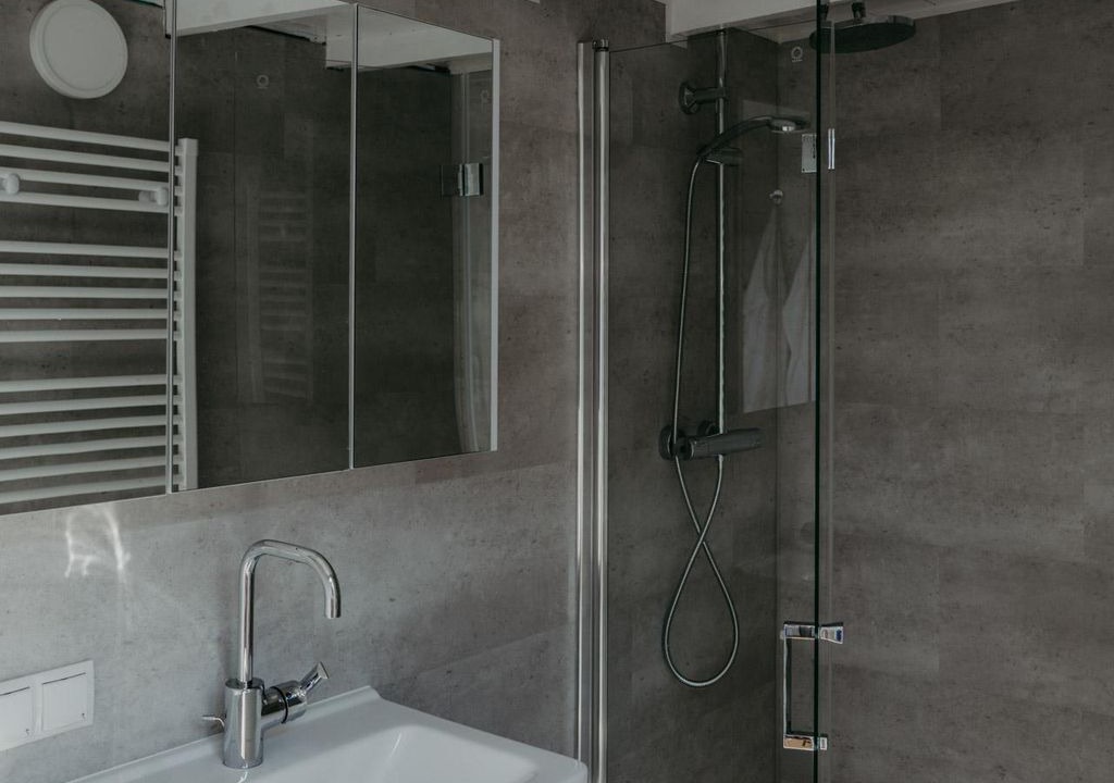 Photo of Bathroom in Rust