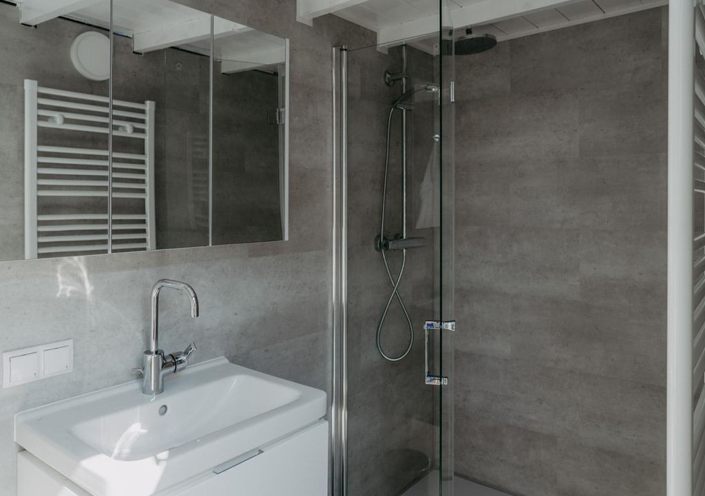Photo of Bathroom in Rust