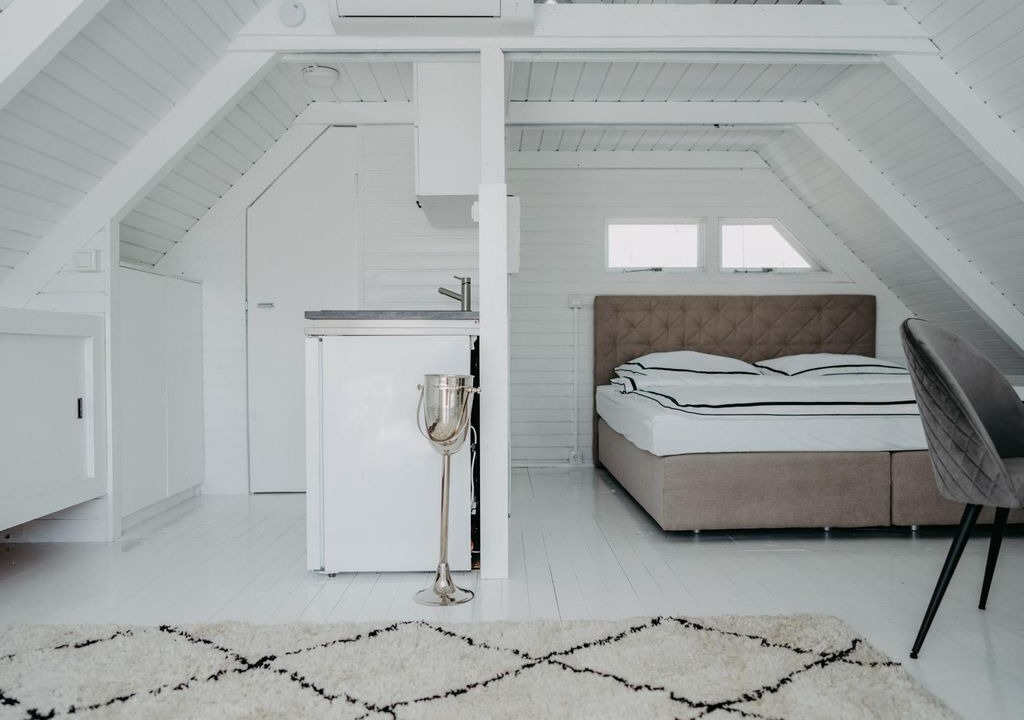 Photo of Bedroom in Rust