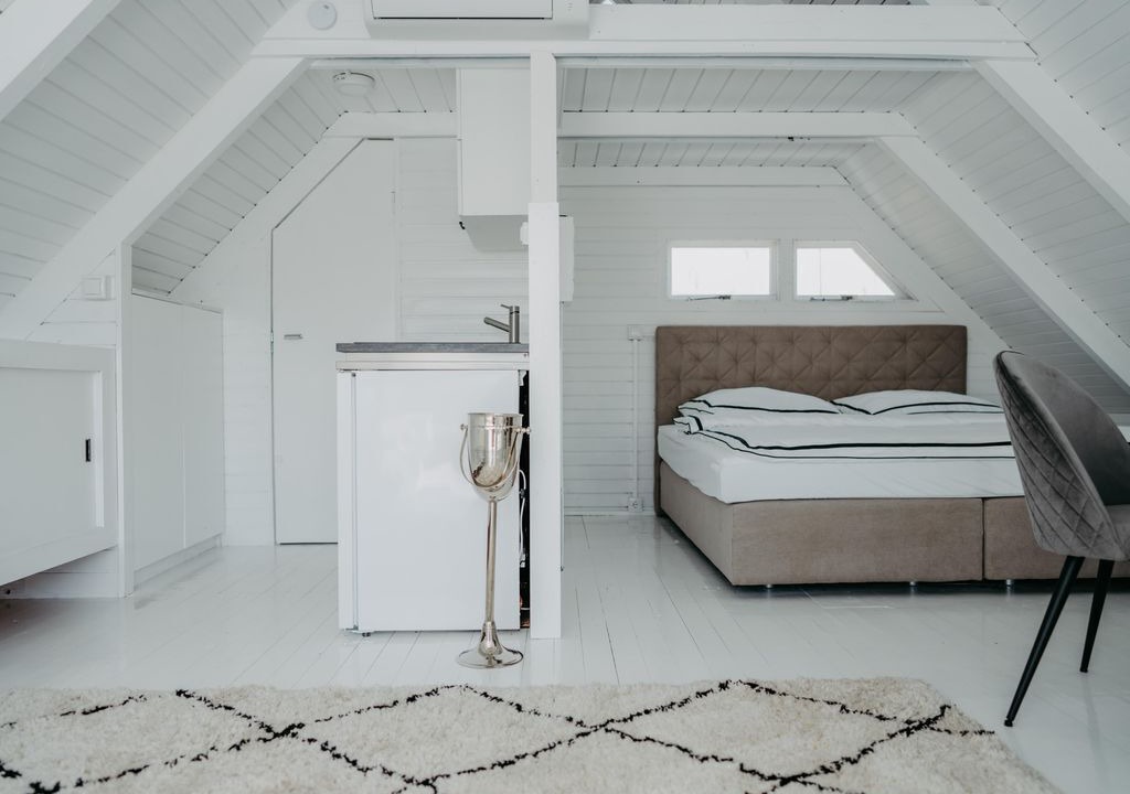 Photo of Bedroom in Rust