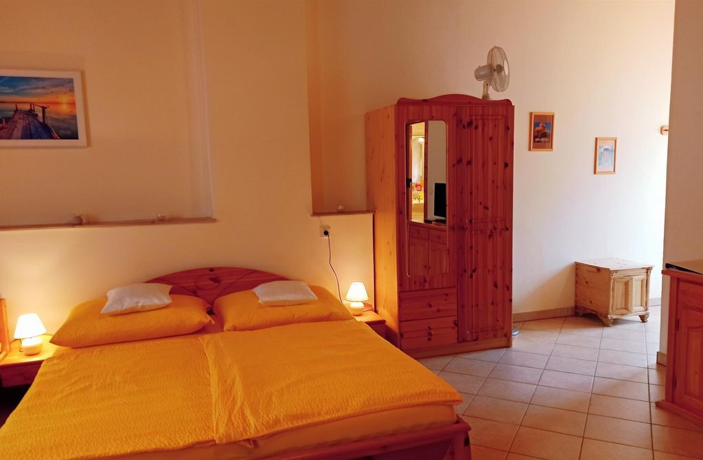 Photo of Bedroom in Rust