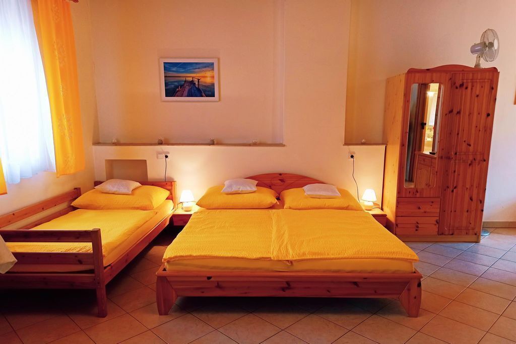 Photo of Bedroom in Rust