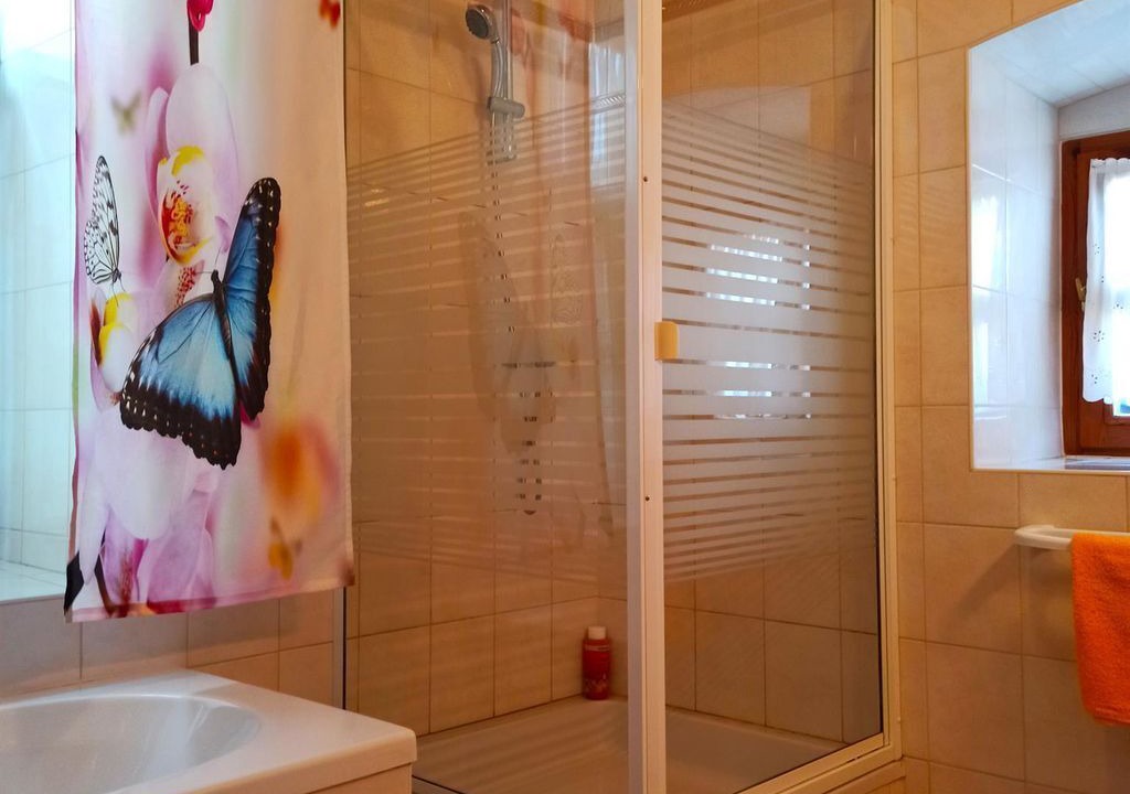 Photo of Bathroom in Rust