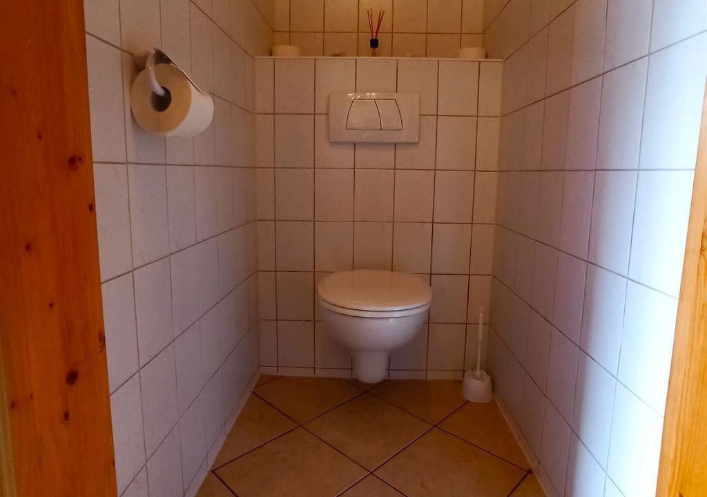 Photo of Bathroom in Rust