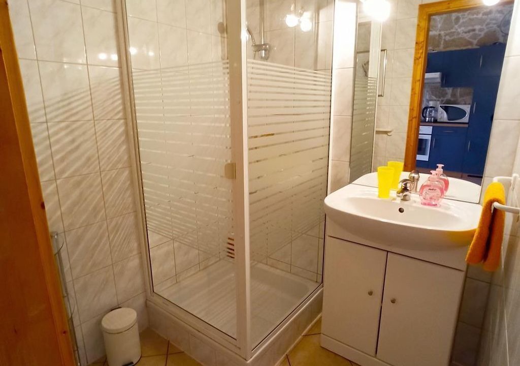 Photo of Bathroom in Rust
