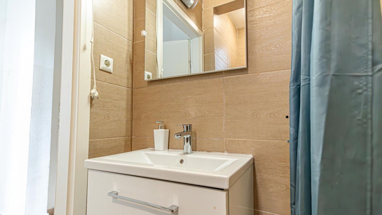Photo of Bathroom in Neulerchenfeld