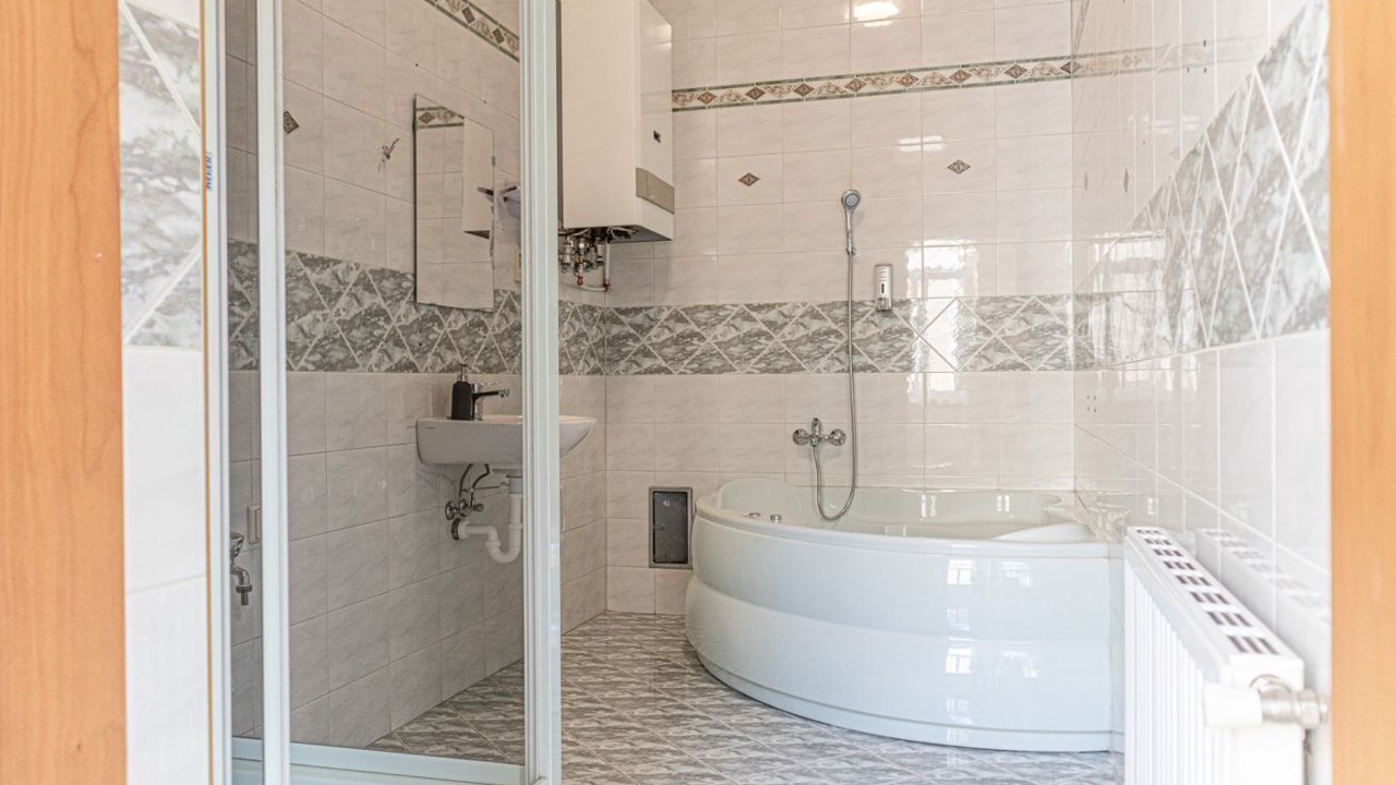 Photo of Bathroom in Wahring