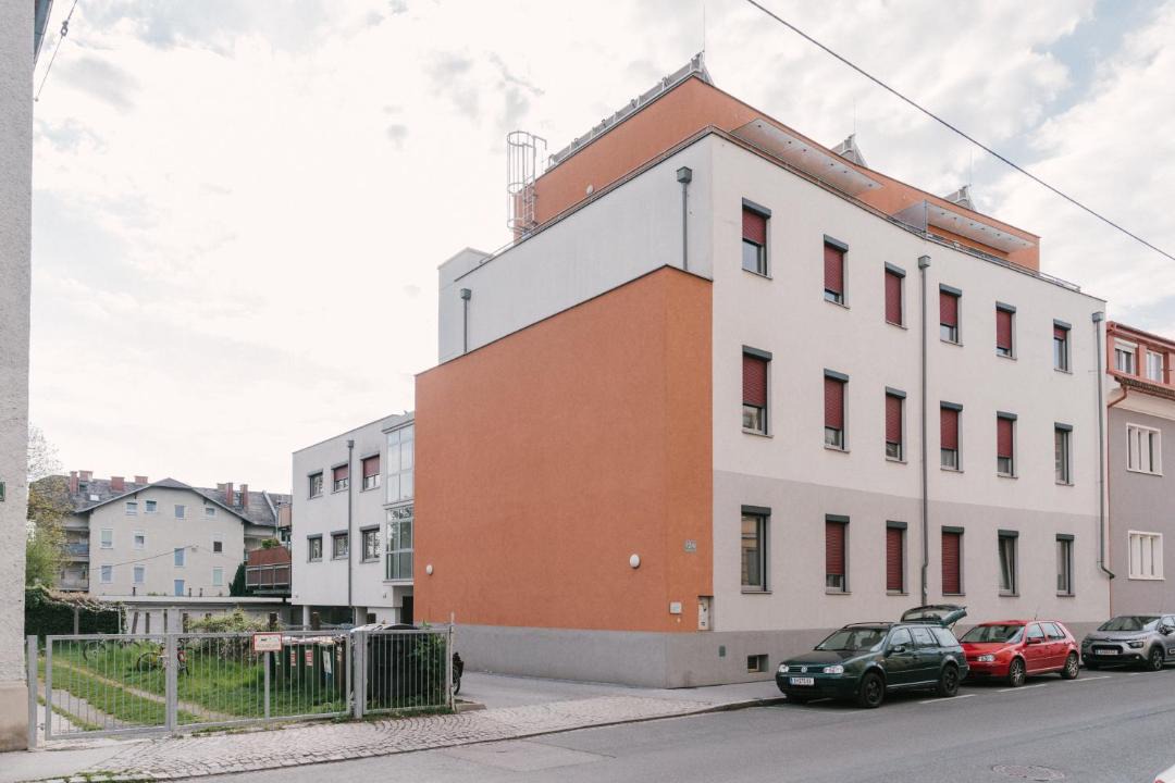 Photo of Buildings in Lend