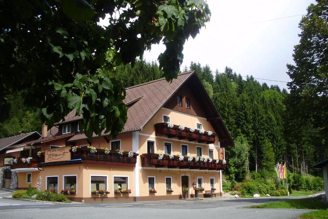 Photo of Others in Jenig
