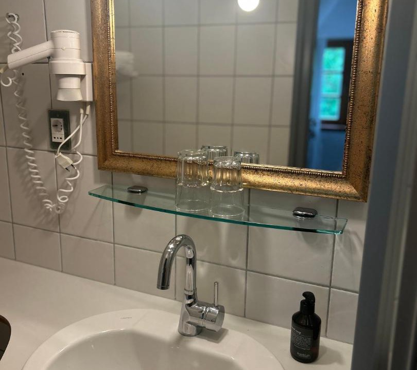 Photo of Bathroom in Rust