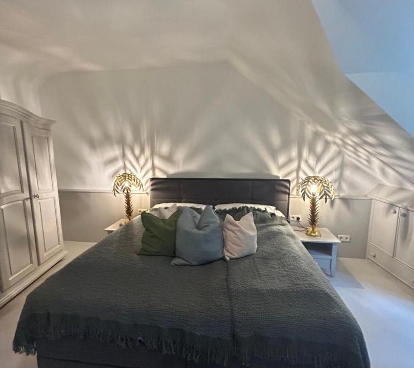 Photo of Bedroom in Rust