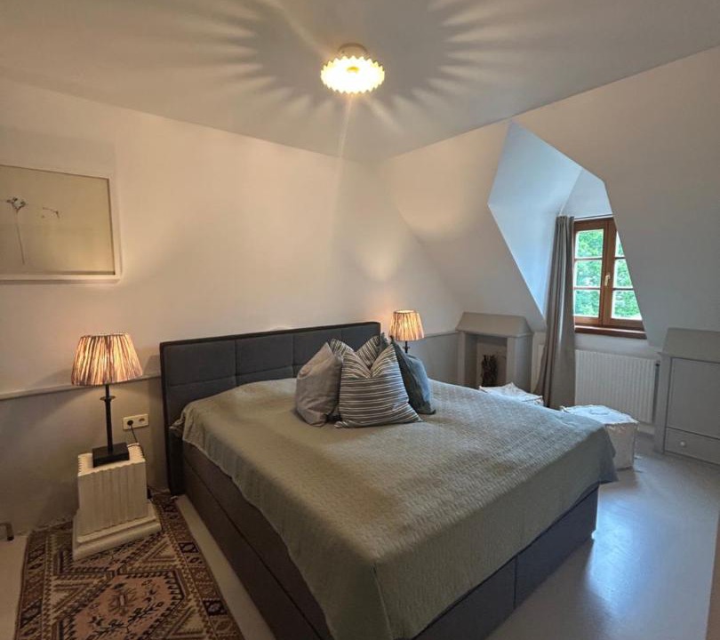 Photo of Bedroom in Rust