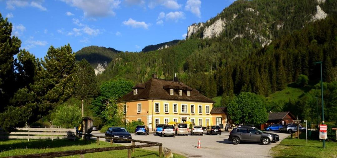 Photo of Others in Schwarzau im Gebirge