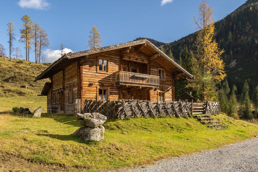 Photo of Others in Untertauern