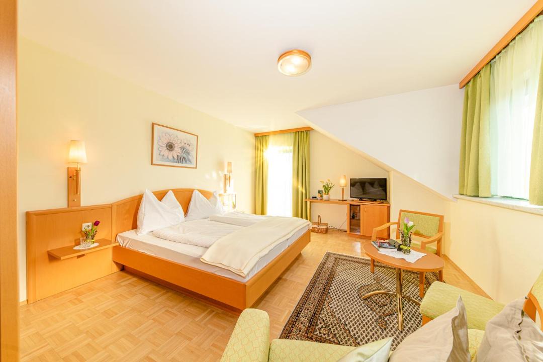 Photo of Bedroom in Folling