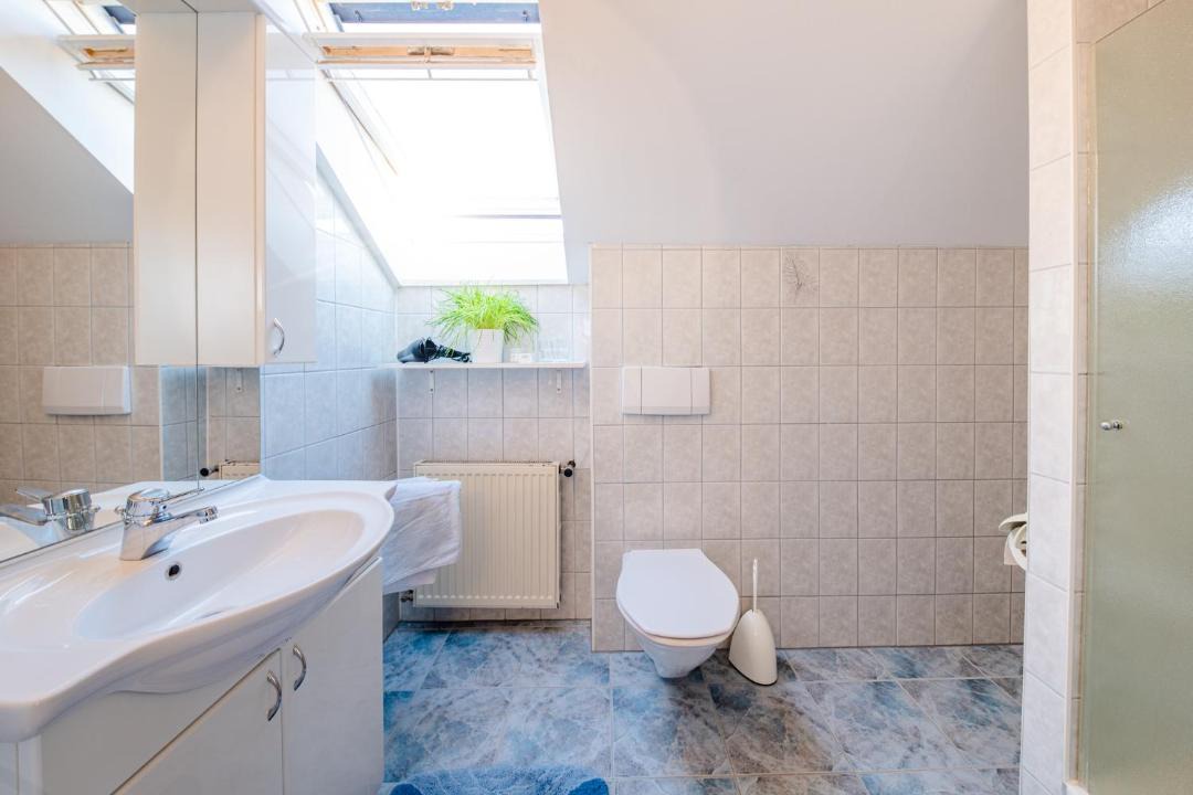 Photo of Bathroom in Folling