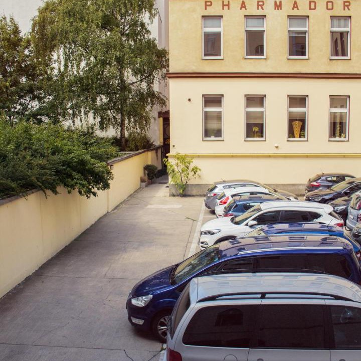 Photo of Others in Schottenfeld