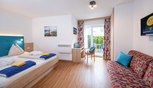 Comfort Apartment, 3 Bedrooms, Patio, Garden View
