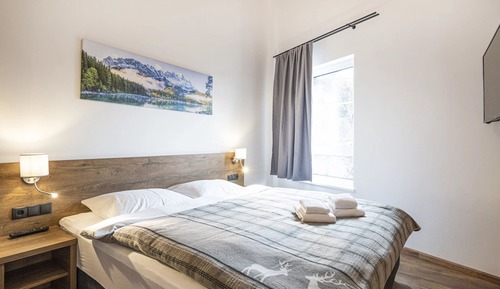Superior Apartment, 2 Bedrooms, Balcony, Mountain View