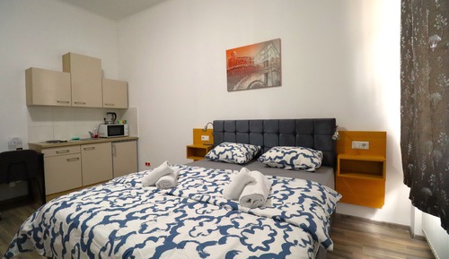 Basic Triple Room
