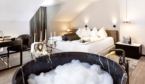Luxury Suite