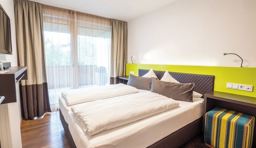 Family Room, 2 Bedrooms, Balcony, River View