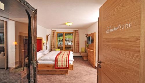 Edelweiss Suite with Balcony and Mountain View