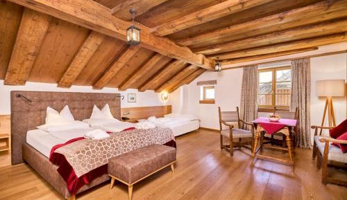 Deluxe Family Room