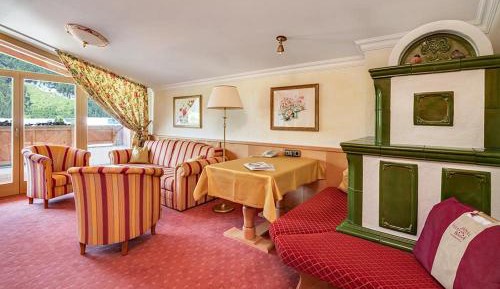 Suite with Mountain View
