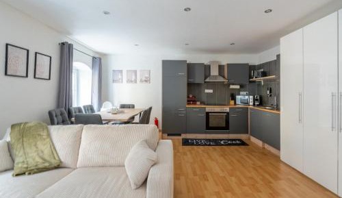 Three-Bedroom Apartment with Balcony