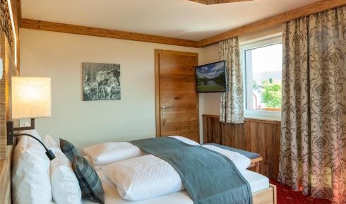 Suite with Lake View