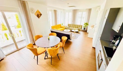 Superior One-Bedroom Apartment with Balcony