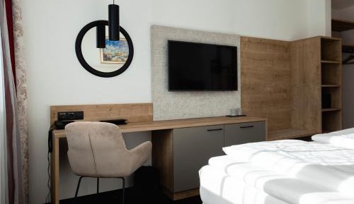 Deluxe Double Room with Mountain View