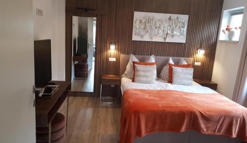 One-Bedroom Apartment with Balcony