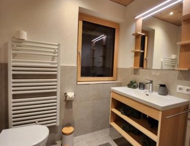 One-Bedroom Apartment with View