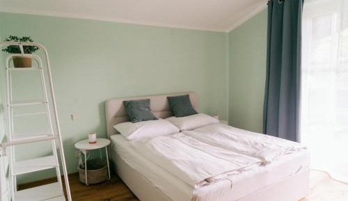 One-Bedroom Apartment with Balcony