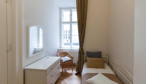 Two-Bedroom Apartment - Schultergasse 5, 1010 Vienna