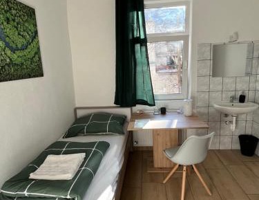 Single Room with Shared Bathroom